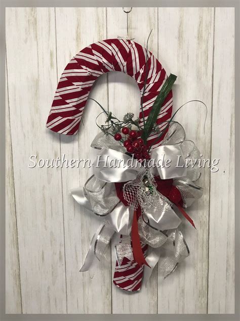 Candy Cane Wreath Frame (1000+) 